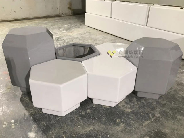 江西南昌購(gòu)物廣場(chǎng)定制玻璃鋼座椅花盆組合 江西南昌購(gòu)物廣場(chǎng)定制玻璃鋼座椅花盆組合